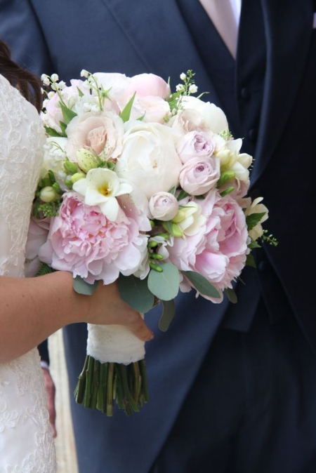  گل رز صورتی برای دسته گل عروس