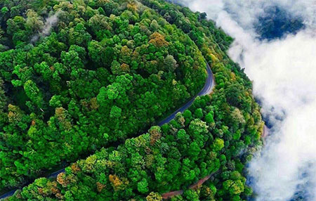 بهترین مکان ها برای سفر در خرداد, بهترین شهرهای دیدنی در خرداد, جاده اسالم بهترین مکان برای سفر در خرداد