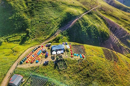 بهترین مکان ها برای سفر در خرداد, بهترین شهرهای دیدنی در خرداد, مسیر کوهنوردی نئور بهترین مکان برای سفر در خرداد