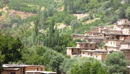  آبشار پی دنی در روستای خفر