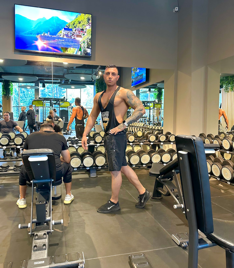 بهزاد اسدی قهرمان