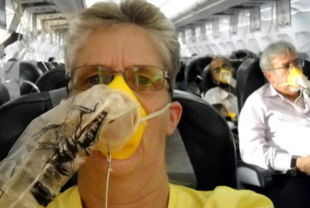 سیستم اکسیژن هواپیما, ایمنی پرواز ماسک اکسیژن