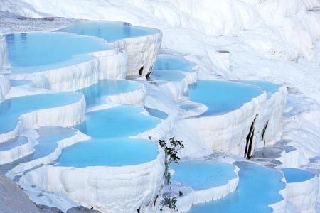 روستای Pamukkale در ترکیه,حوضچه آب گرم در ترکیه,چشمه های آب گرم در ترکیه
