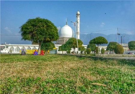 زیارتگاه حضرت‌ بال,زیارتگاه حضرت بال در کشمیر,مکانهای مذهبی