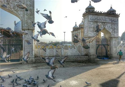 زیارتگاه حضرت‌ بال,زیارتگاه حضرت بال در کشمیر,مکانهای مذهبی